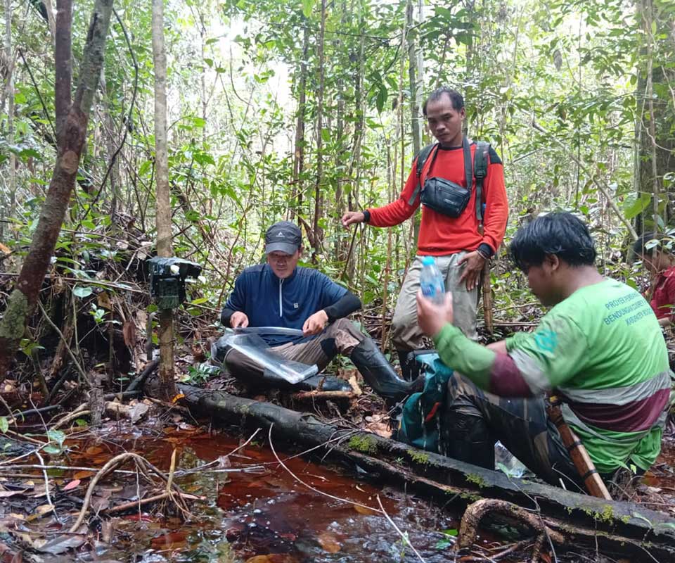 cover-Build-a-Landscape-Wide-Biodiversity-Database