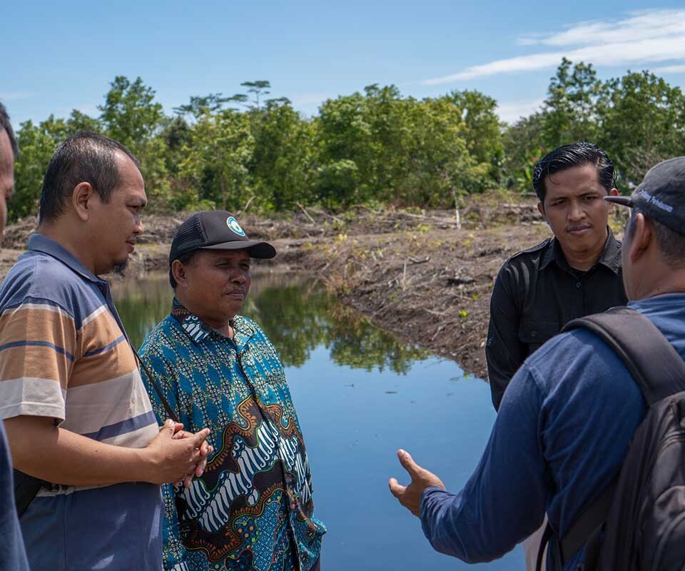 Kegiatan survei lahan untuk model pengelolaan terpadu