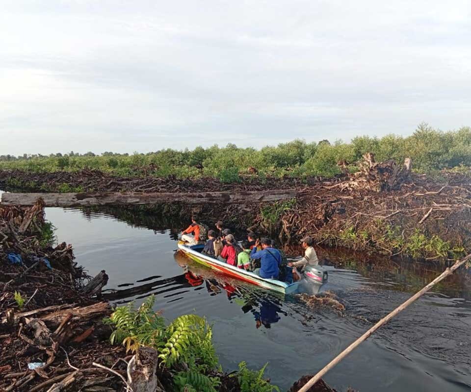 Kegiatan survei satwa liar yang dilakukan di Mendawak